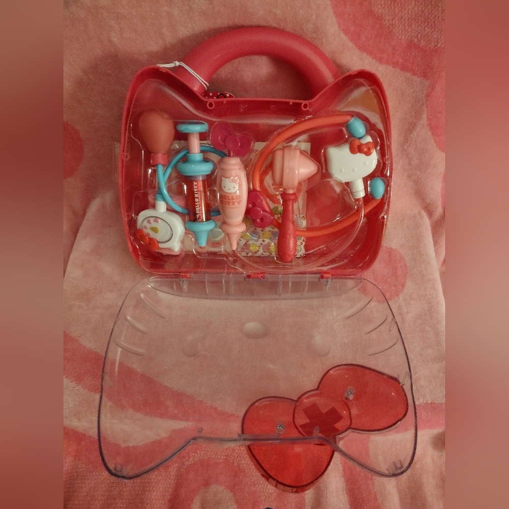 EXCLUSIVE - Hello Kitty Officially Licensed Doctor/Nurse Playset - Picture 8 of 10